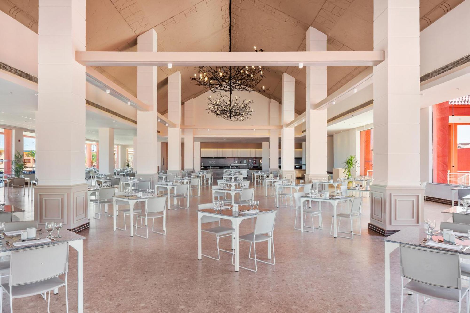 Pickalbatros Laguna Club Resort Sharm El Sheikh Exterior photo The restaurant at the hotel